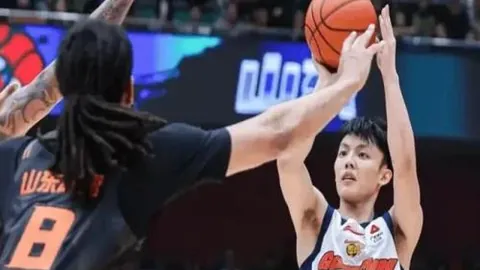 精准投射，五中六！精彩对决：开拓者VS太阳NBA常规赛亮点回顾